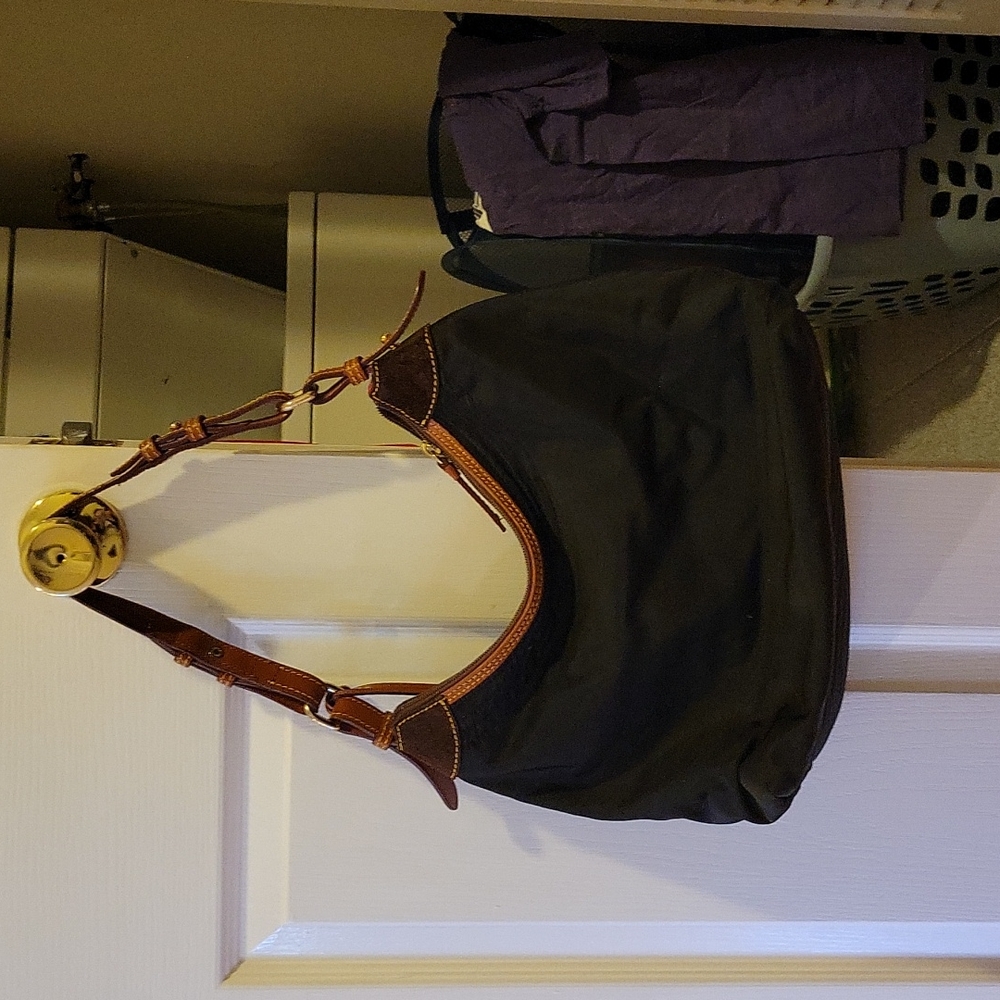 Like new Dooney & Bourke bag
